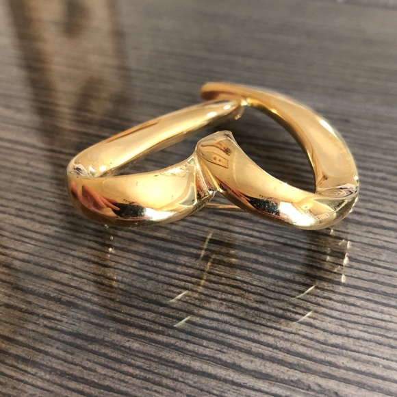 Vintage TRIFARI Goldtone Metal Heart Pin - Picture 5 of 13